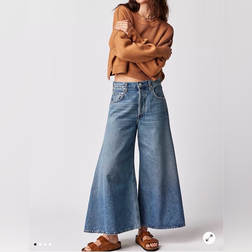 Citizens Of Humanity Wide-Leg Flare Jeans in Medium Blue - Picture 1 of 14